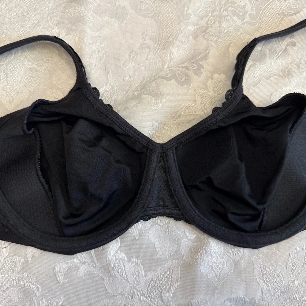 Wacoal‎ Bra Size 32D Bodysuede Ultra Full Figure Seamless Underwire Black 85814